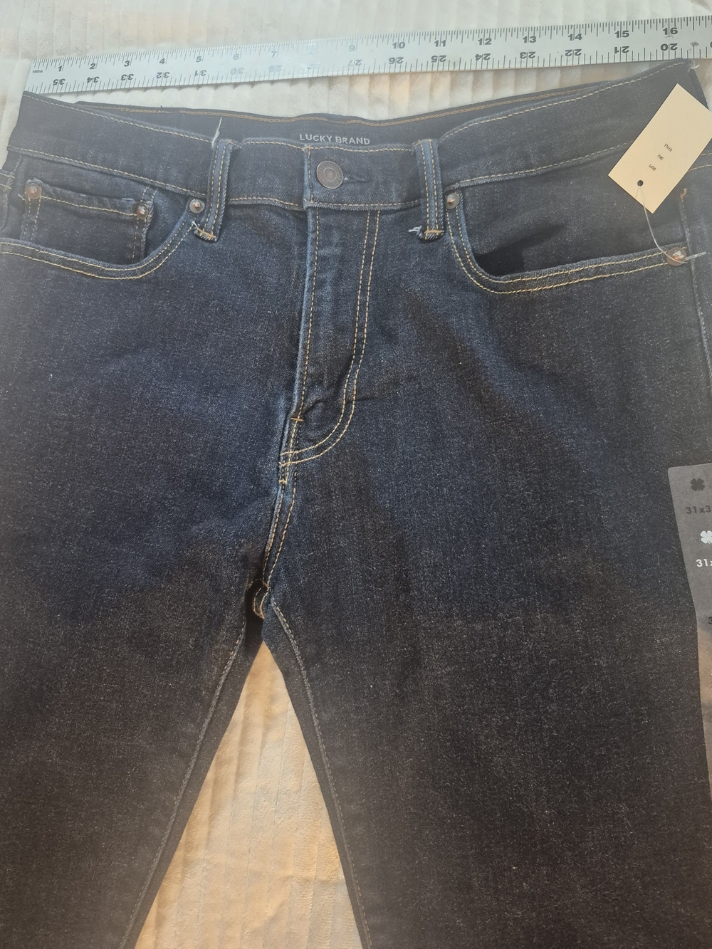 Men's Lucky Brand Straight-Leg Jeans in Dark Blue Clean Everyday Fit - Picture 3 of 10